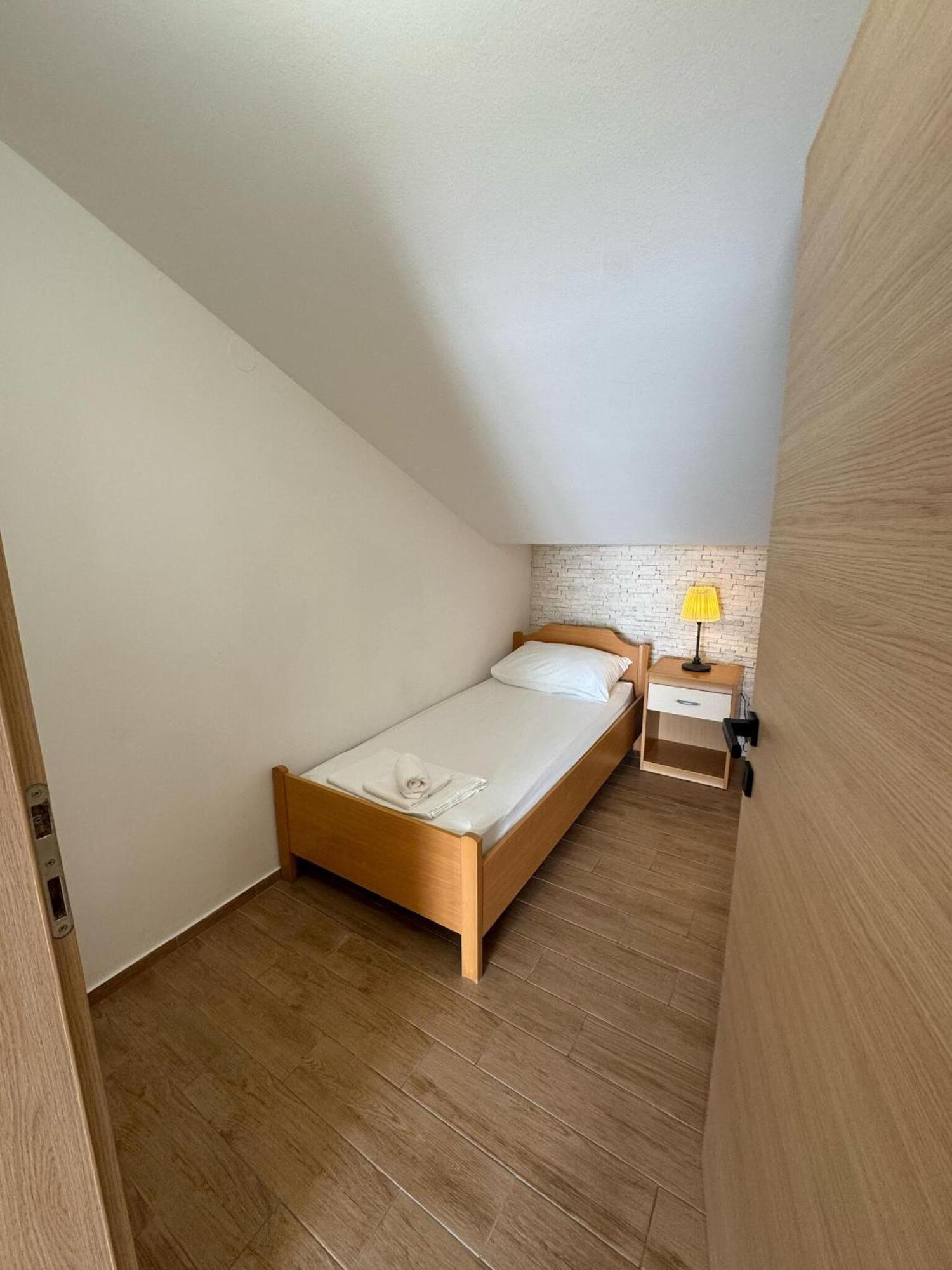 Apartments Franko ปอฟเลียนา ภายนอก รูปภาพ